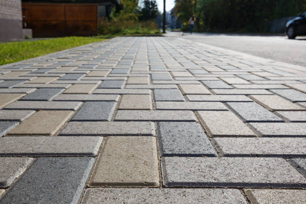 Best Interlocking Driveway Pavers  in Ashwaubenon, WI