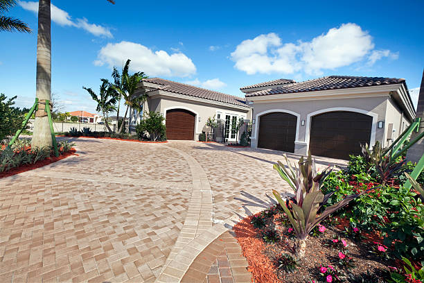 Best Driveway Pavers Near Me  in Ashwaubenon, WI